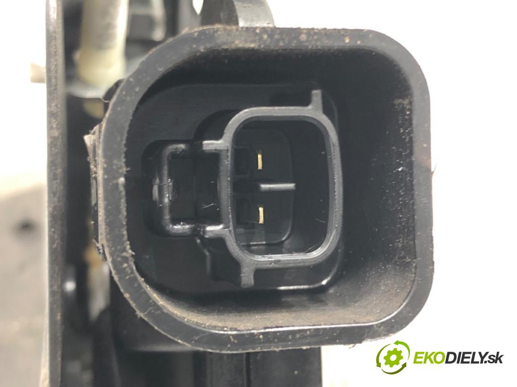 TOYOTA RAV 4 II (_A2_) 2000 - 2005    2.0 D 4WD (CLA20_, CLA21_) 85 kW [116 KM] olej napędowy 2001 - 2005  zámok dveře pravý zadní část