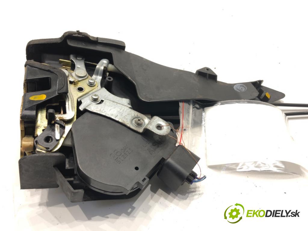TOYOTA RAV 4 II (_A2_) 2000 - 2005    2.0 D 4WD (CLA20_, CLA21_) 85 kW [116 KM] olej napędowy 2001 - 2005  zámok dveře levý zadní část