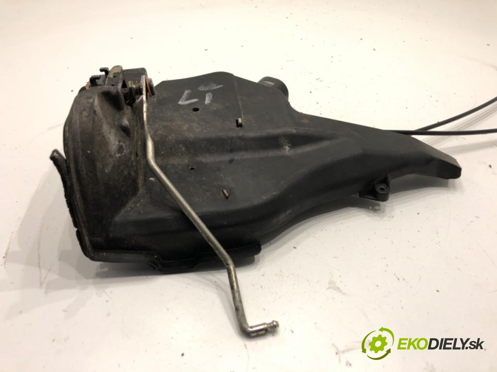 TOYOTA RAV 4 II (_A2_) 2000 - 2005    2.0 D 4WD (CLA20_, CLA21_) 85 kW [116 KM] olej napędowy 2001 - 2005  zámok dveře levý zadní část