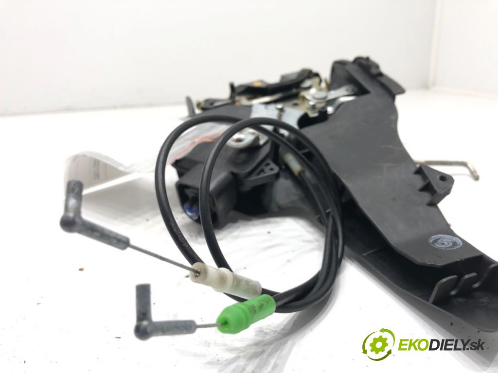 TOYOTA RAV 4 II (_A2_) 2000 - 2005    2.0 D 4WD (CLA20_, CLA21_) 85 kW [116 KM] olej napędowy 2001 - 2005  zámok dveře levý zadní část