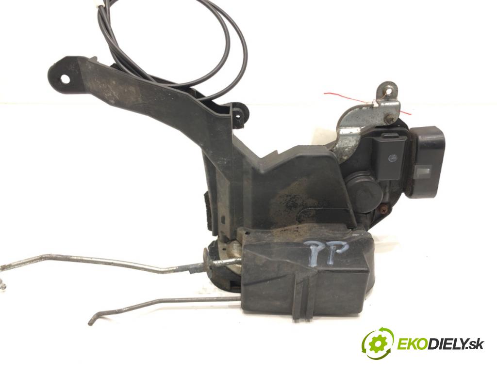 TOYOTA RAV 4 II (_A2_) 2000 - 2005    2.0 D 4WD (CLA20_, CLA21_) 85 kW [116 KM] olej napędowy 2001 - 2005  zámok dveře pravý přední část 2133M512323
