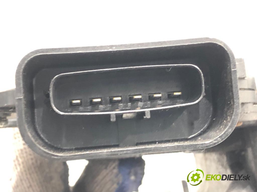 TOYOTA RAV 4 II (_A2_) 2000 - 2005    2.0 D 4WD (CLA20_, CLA21_) 85 kW [116 KM] olej napędowy 2001 - 2005  zámok dveře pravý přední část 2133M512323