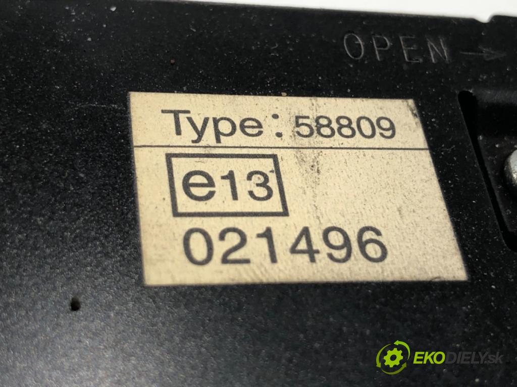 TOYOTA RAV 4 II (_A2_) 2000 - 2005    2.0 D 4WD (CLA20_, CLA21_) 85 kW [116 KM] olej napędowy 2001 - 2005  RADIO 86120-42130 (Audio zariadenie)