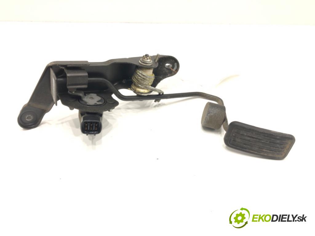 TOYOTA RAV 4 II (_A2_) 2000 - 2005    2.0 D 4WD (CLA20_, CLA21_) 85 kW [116 KM] olej napędowy 2001 - 2005  Potenciometer plynu 78010-42020 (Pedál)