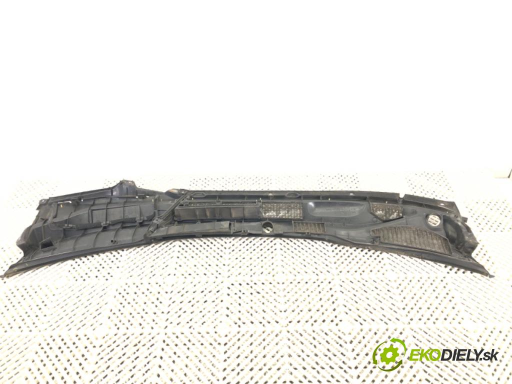 TOYOTA RAV 4 II (_A2_) 2000 - 2005    2.0 D 4WD (CLA20_, CLA21_) 85 kW [116 KM] olej napędowy 2001 - 2005  torpédo plast pod čelní okno 55708-42110 55708-42110 (Torpéda)