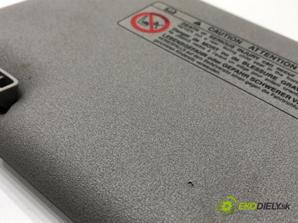 TOYOTA RAV 4 II (_A2_) 2000 - 2005    2.0 D 4WD (CLA20_, CLA21_) 85 kW [116 KM] olej napędowy 2001 - 2005  Clona slnečná pravy