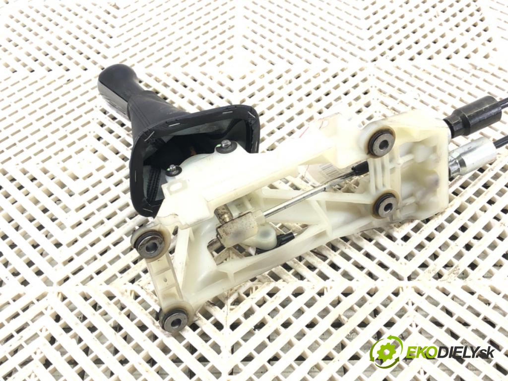 TOYOTA RAV 4 II (_A2_) 2000 - 2005    2.0 D 4WD (CLA20_, CLA21_) 85 kW [116 KM] olej napędowy 2001 - 2005  Kulisa  (Rýchlostná páka (kulisa))