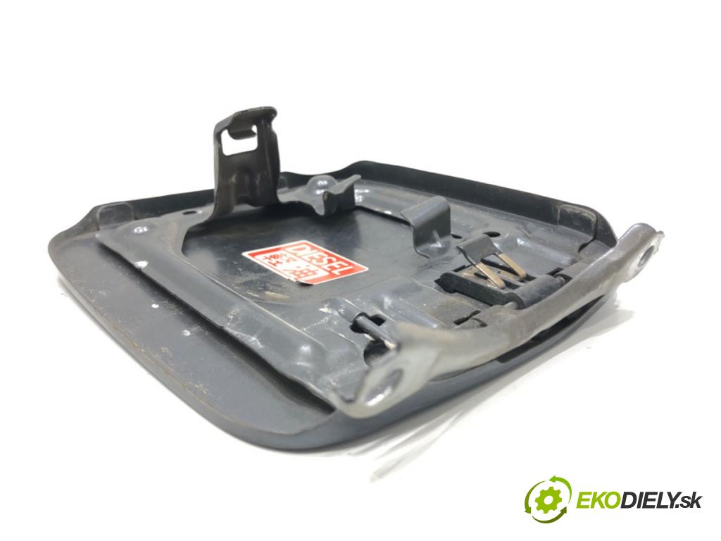 TOYOTA RAV 4 II (_A2_) 2000 - 2005    2.0 D 4WD (CLA20_, CLA21_) 85 kW [116 KM] olej napędowy 2001 - 2005  Dvierka nádrže paliva  (Ostatné)