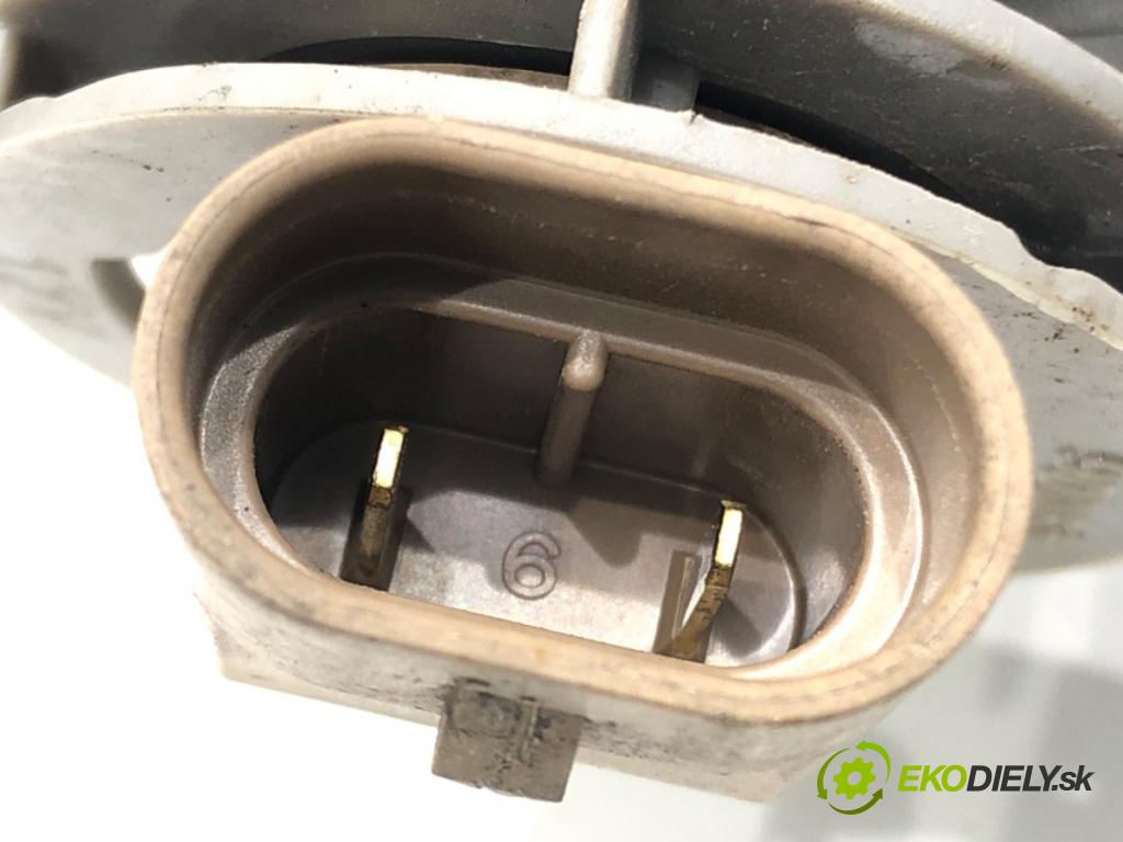 TOYOTA RAV 4 II (_A2_) 2000 - 2005    2.0 D 4WD (CLA20_, CLA21_) 85 kW [116 KM] olej napędowy 2001 - 2005  hmlové svetlo, hmlovka pravý přední část