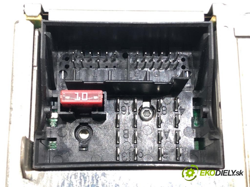 AUDI A3 (8P1) 2003 - 2013    1.9 TDI 77 kW [105 KM] olej napędowy 2003 - 2010  RADIO 8P0035186P (Audio zariadenie)