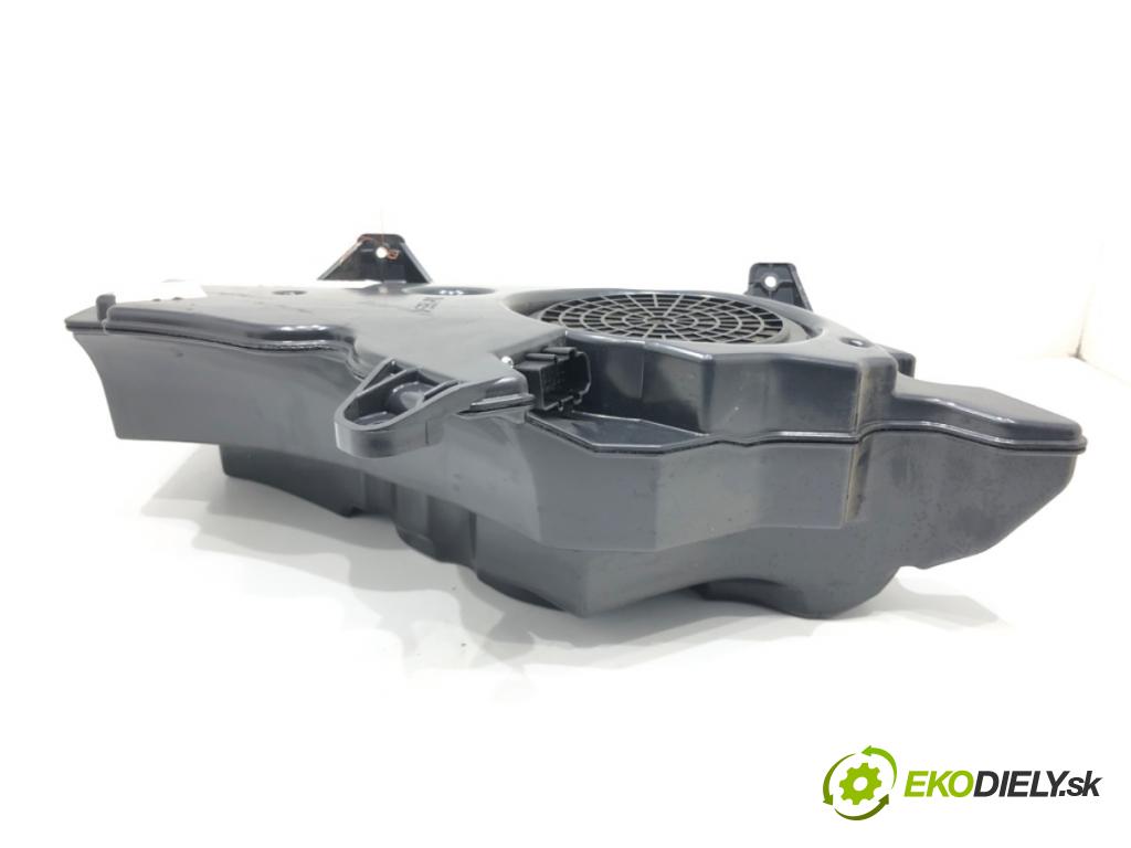 AUDI A3 (8P1) 2003 - 2013    1.9 TDI 77 kW [105 KM] olej napędowy 2003 - 2010  subwoofer 8P3035382D (Audio zariadenie)