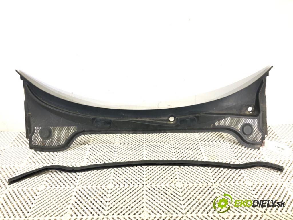 AUDI A3 (8P1) 2003 - 2013    1.9 TDI 77 kW [105 KM] olej napędowy 2003 - 2010  Torpédo, plast pod čelné okno 8P1819415E (Torpédo)