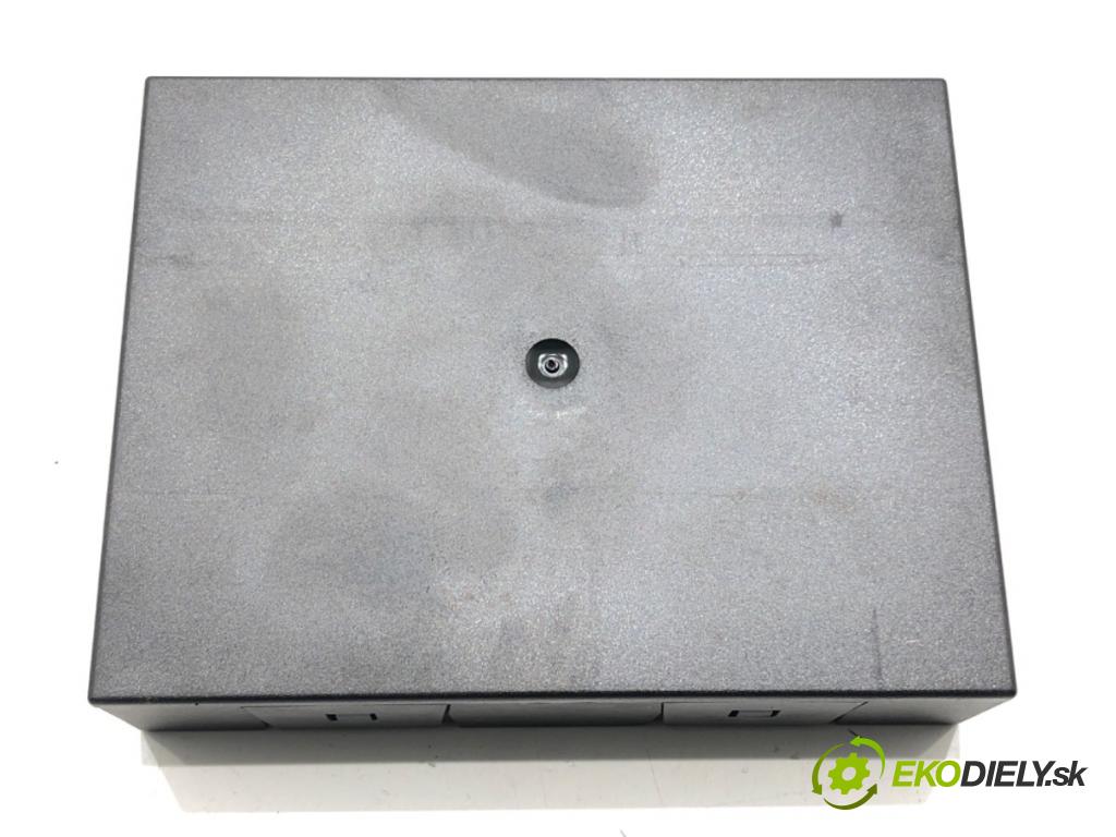 AUDI A3 (8P1) 2003 - 2013    1.9 TDI 77 kW [105 KM] olej napędowy 2003 - 2010  Modul komfortu 8P0959433J (Modul komfortu)