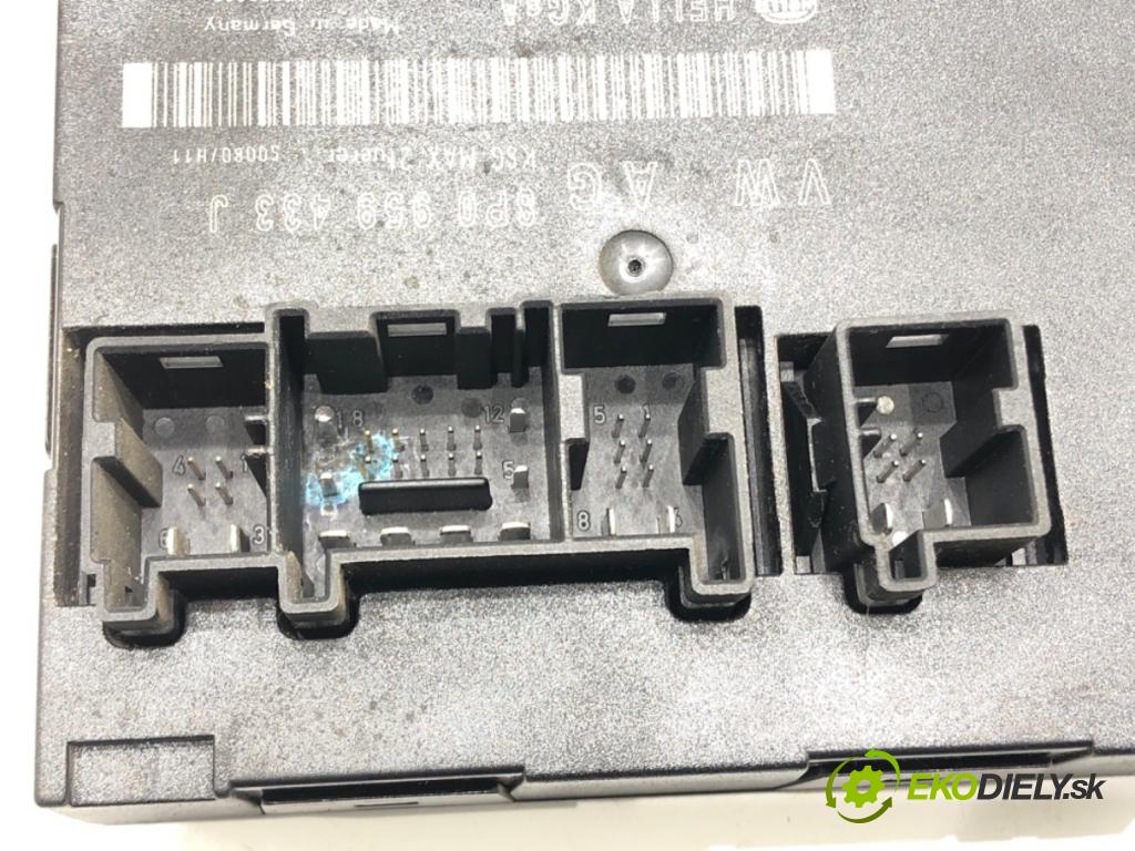 AUDI A3 (8P1) 2003 - 2013    1.9 TDI 77 kW [105 KM] olej napędowy 2003 - 2010  Modul komfortu 8P0959433J (Modul komfortu)