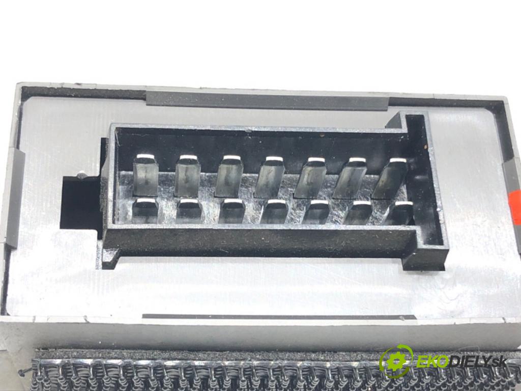 AUDI A3 (8P1) 2003 - 2013    1.9 TDI 77 kW [105 KM] olej napędowy 2003 - 2010  Modul ťažného oka 52502504 (Ostatné)