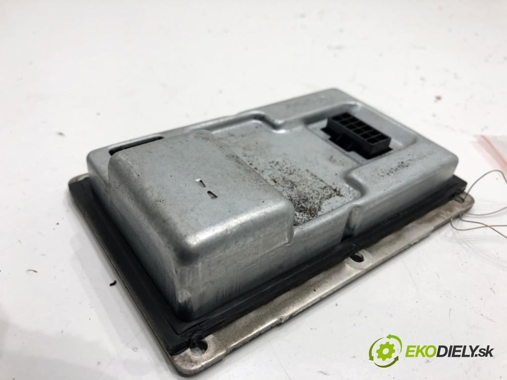 AUDI A4 B6 (8E2) 2000 - 2005    1.9 TDI 96 kW [130 KM] olej napędowy 2000 - 2004  Menič XENON 89027892 (Riadiaca jednotka xenónu)