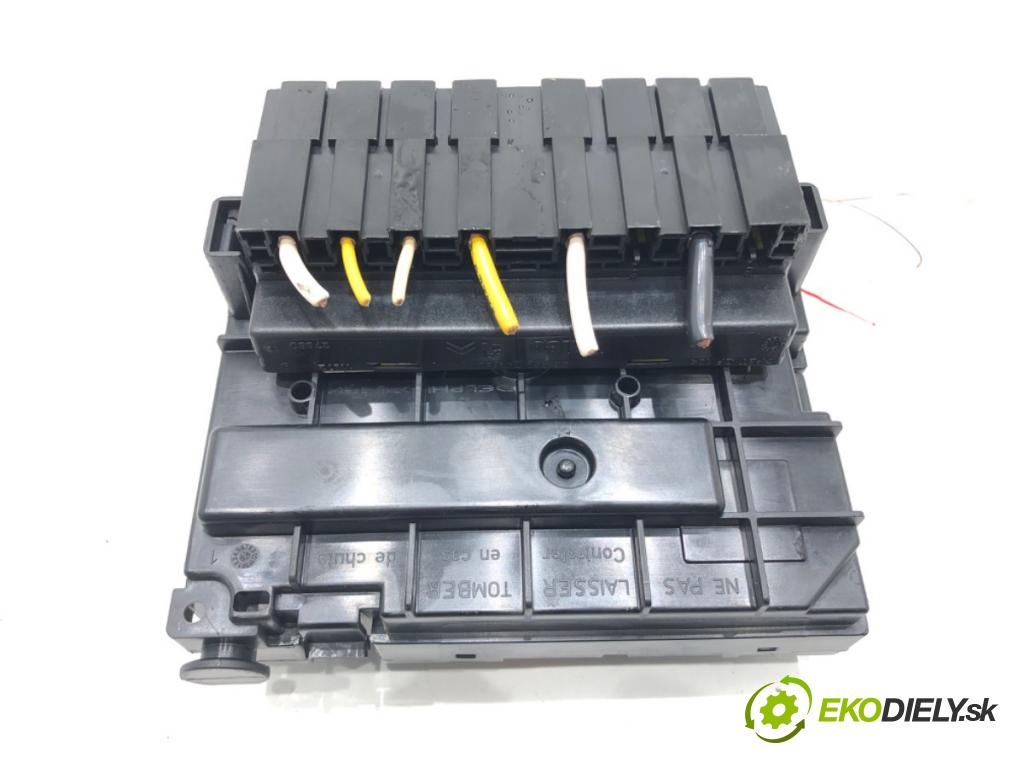 PEUGEOT 207 (WA_, WC_) 2006 - 2015    1.4 16V 65 kW [88 KM] benzyna 2006 - 2013  modul BSI 9661086980 (Pojistkové skříňky)