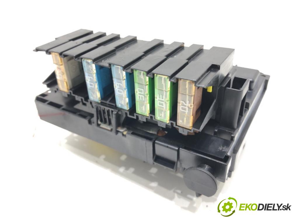 PEUGEOT 207 (WA_, WC_) 2006 - 2015    1.4 16V 65 kW [88 KM] benzyna 2006 - 2013  modul BSI 9661086980 (Pojistkové skříňky)