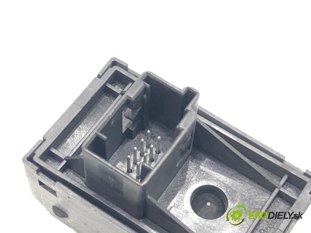 FIAT GRANDE PUNTO (199_) 2005 - 2022    1.3 D Multijet (199.AXD11, 199.AXD1A, 199.AXD1B,... 66 kW [90 KM] olej napędowy 2005 - 2010  Prepínač nastavenia spätných zrkadiel  (Prepínač/spínač/tlačidlo a ovládač kúrenia)