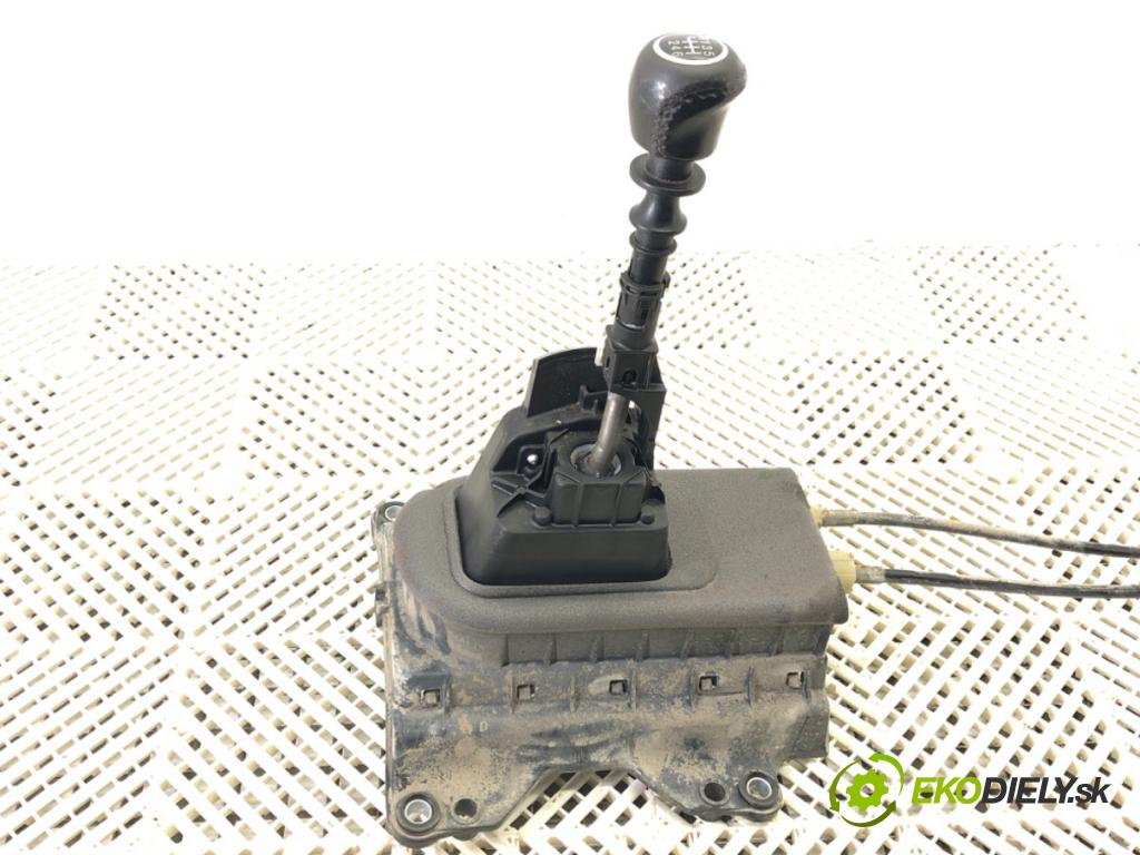 FIAT GRANDE PUNTO (199_) 2005 - 2022    1.3 D Multijet (199.AXD11, 199.AXD1A, 199.AXD1B,... 66 kW [90 KM] olej napędowy 2005 - 2010  kulisa 553485030 (Rýchlostné páky / kulisy)