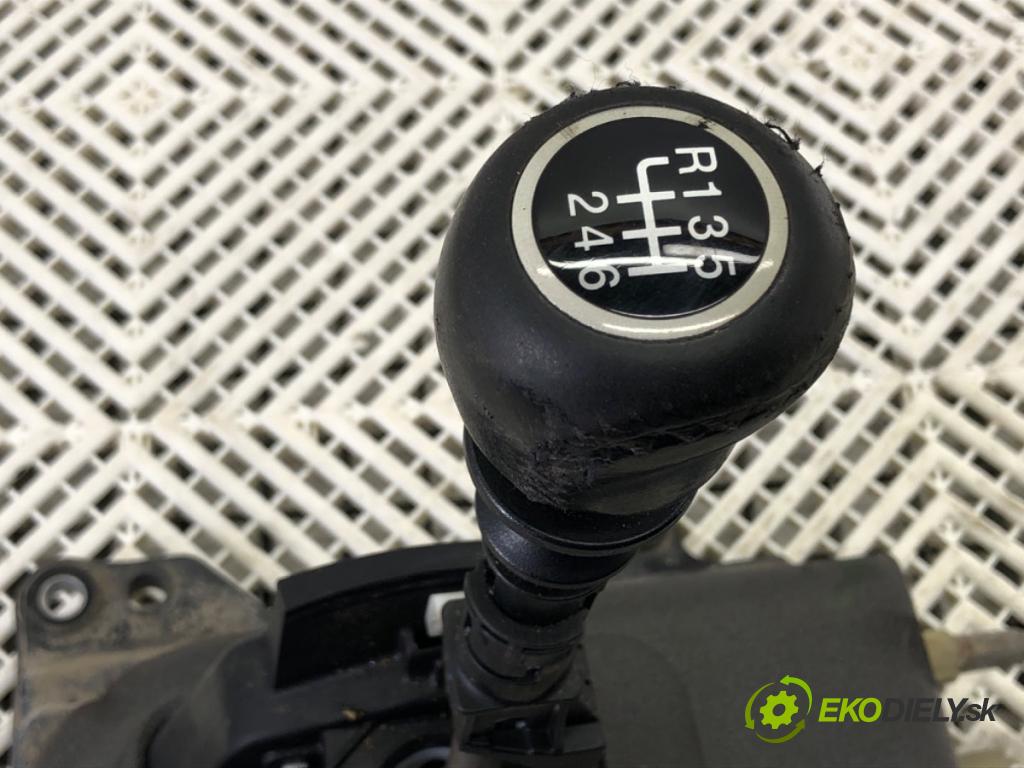 FIAT GRANDE PUNTO (199_) 2005 - 2022    1.3 D Multijet (199.AXD11, 199.AXD1A, 199.AXD1B,... 66 kW [90 KM] olej napędowy 2005 - 2010  kulisa 553485030 (Rýchlostné páky / kulisy)