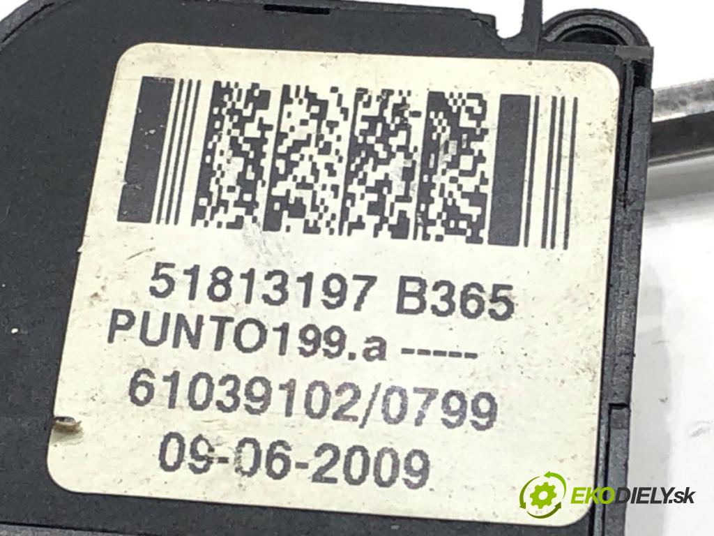FIAT GRANDE PUNTO (199_) 2005 - 2022    1.3 D Multijet (199.AXD11, 199.AXD1A, 199.AXD1B,... 66 kW [90 KM] olej napędowy 2005 - 2010  Kocka, vložka spínacej skrinky 51813197 (Spínacia skrinka a kľúč)