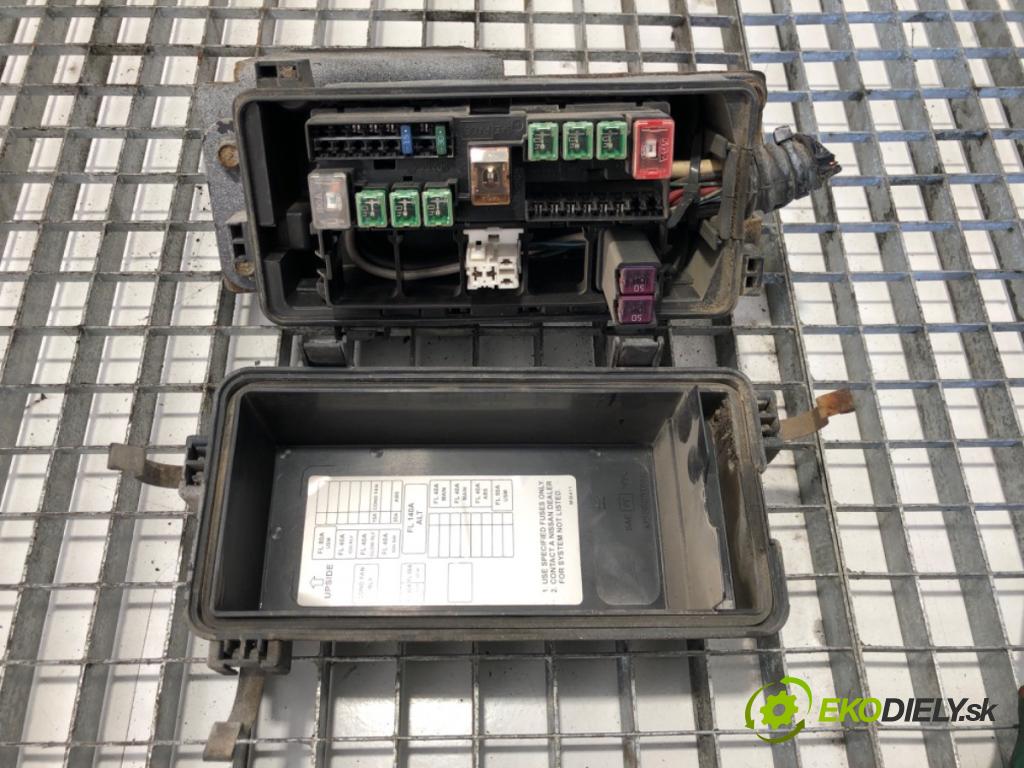 NISSAN CABSTAR (F24M, F24W) 2006 - 2013    35.13 DCI, 45.13 DCI 2.5 (F24M) 96 kW [131 KM] olej napędowy 2006 - 2012  skříňka poistková  (Pojistkové skříňky)