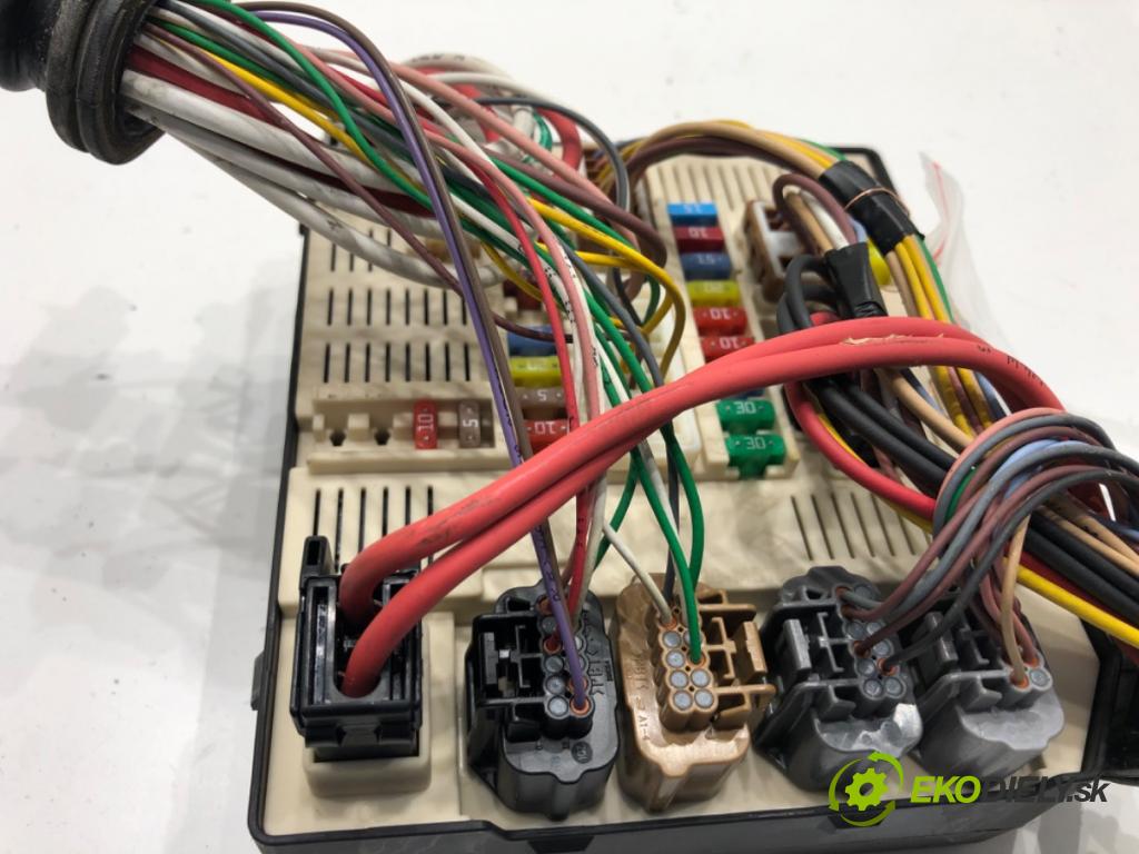 RENAULT LAGUNA III Grandtour (KT0/1) 2007 - 2015    2.0 dCi (KT07, KT0J, KT14, KT1A, KT1S) 96 kW [131 KM] olej napędowy 2007 - 2015  Modul USM 284B66052R (Ostatné)