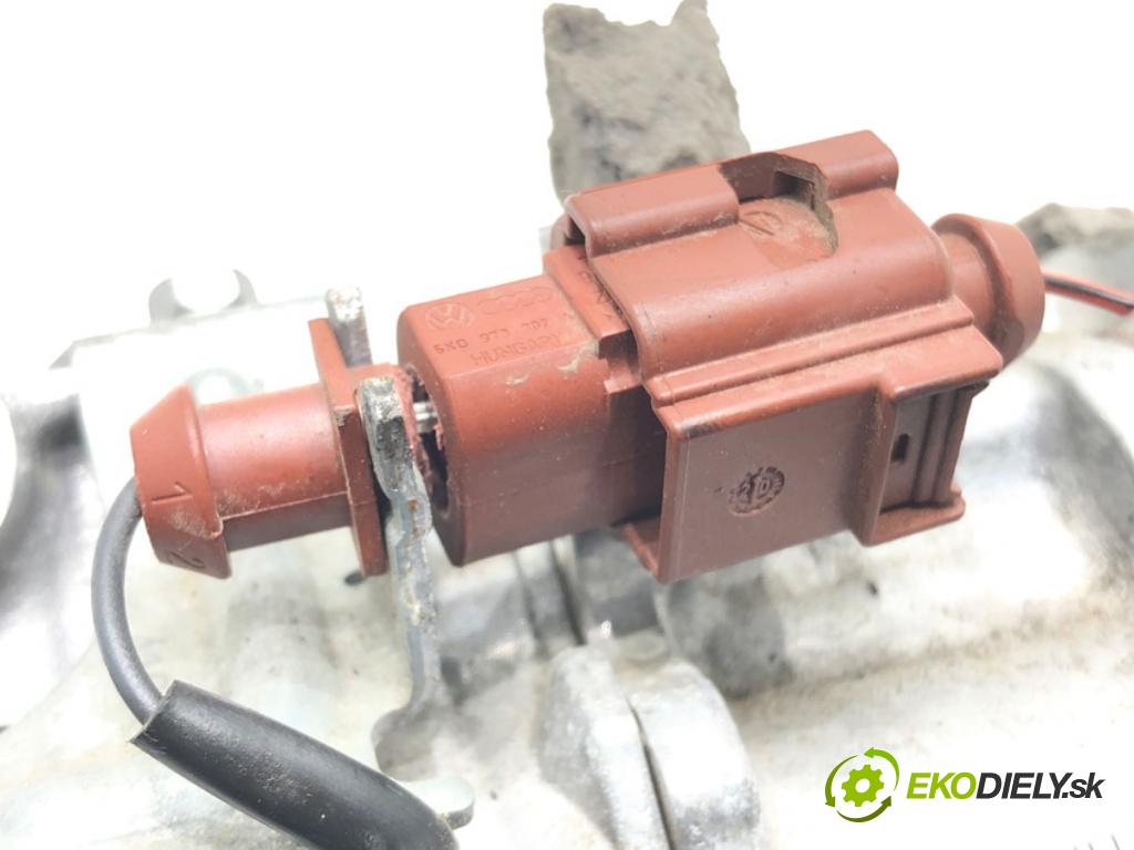 SKODA FABIA III (NJ3) 2014 - 2022    1.0 TSI 70 kW [95 KM] benzyna 2014 - 2022  Kompresor klimatizácie 3Q0816803D (Kompresor klimatizácie)