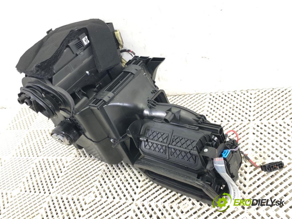SKODA FABIA III (NJ3) 2014 - 2022    1.0 TSI 70 kW [95 KM] benzyna 2014 - 2022  topné těleso radiátor topení komplet KOMBAJN 6Q0815391 (Radiátory topení)