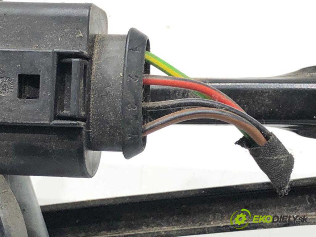 SKODA FABIA III (NJ3) 2014 - 2022    1.0 TSI 70 kW [95 KM] benzyna 2014 - 2022  Mechanizmus stieračov predný 5JB955113A (Motorček stieračov predné)