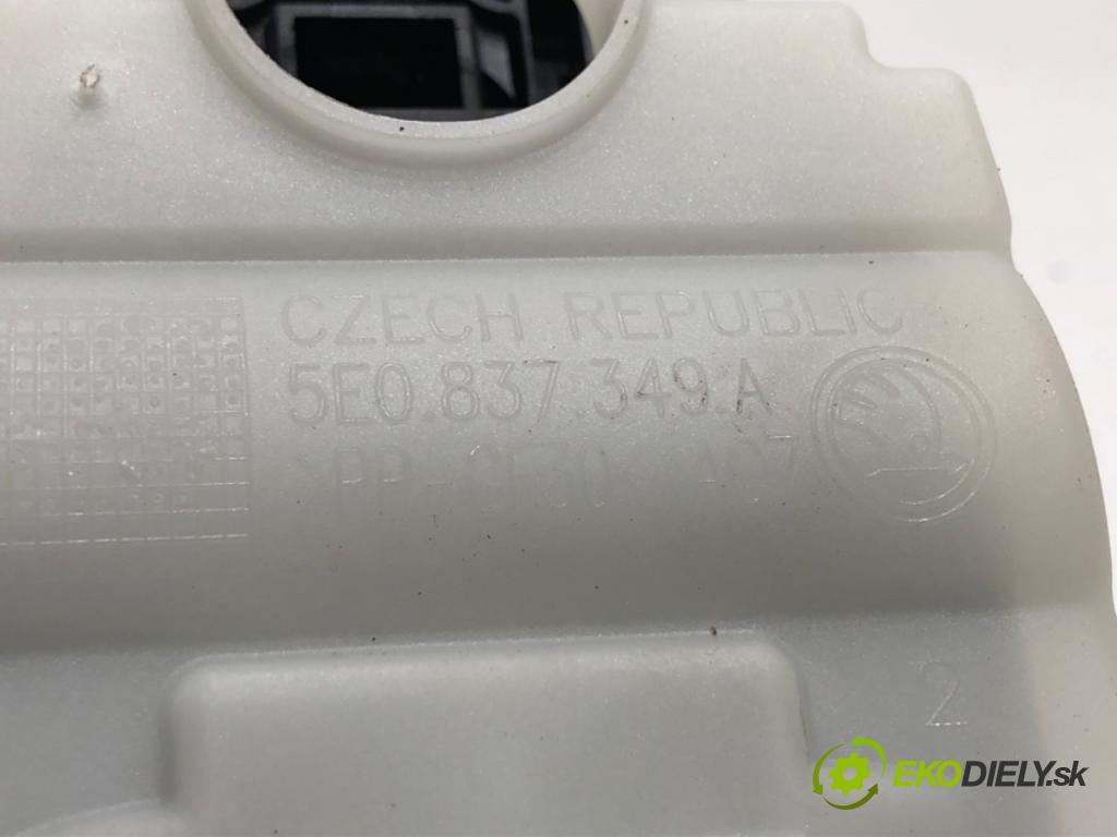 SKODA FABIA III (NJ3) 2014 - 2022    1.0 TSI 70 kW [95 KM] benzyna 2014 - 2022  Kľučka vonkajšia ľavy zad