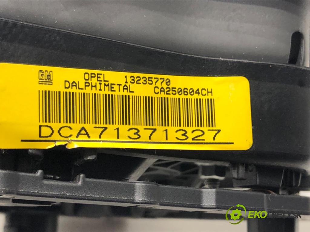 OPEL CORSA D (S07) 2006 - 2014    1.2 (L08, L68) 59 kW [80 KM] benzyna 2006 - 2014  AirBag volantu 13235770 (Airbag)