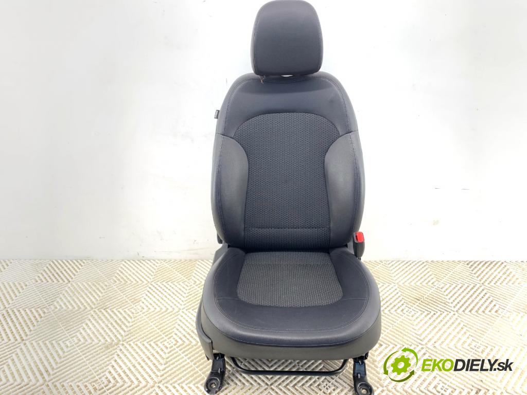 HYUNDAI ix35 SUV 2012 85 kW 1.7 CRDi 1685 Sedadlo pravy predný 