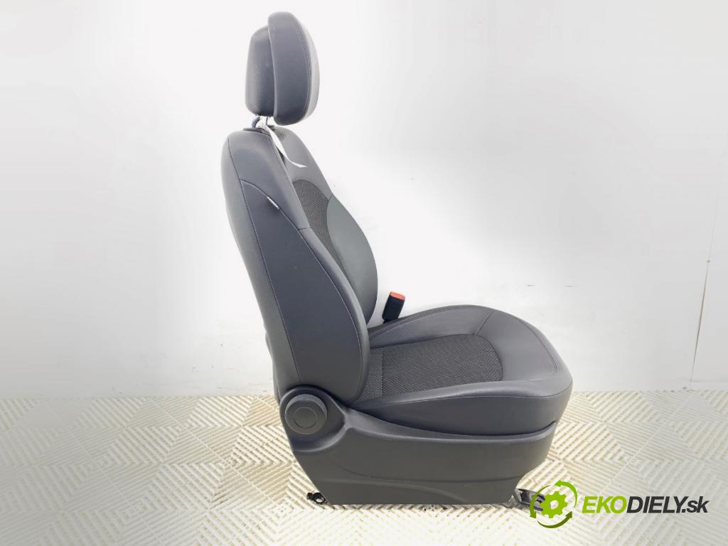 HYUNDAI ix35 SUV 2012 85 kW 1.7 CRDi 1685 Sedadlo pravy predný