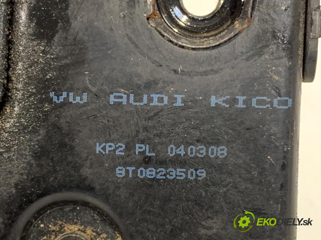 AUDI A4 B8 (8K2) 2007 - 2015    2.0 TDI 105 kW [143 KM] olej napędowy 2007 - 2015  zámok kapoty přední část 8T0823509