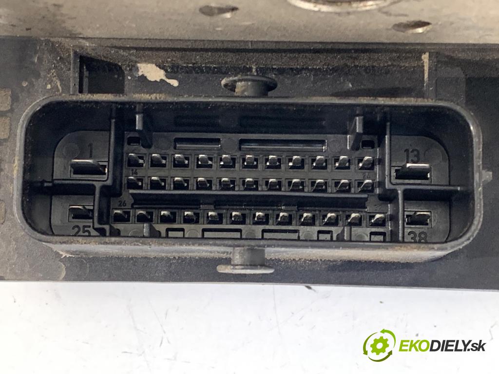 AUDI A4 B8 (8K2) 2007 - 2015    2.0 TDI 105 kW [143 KM] olej napędowy 2007 - 2015  Pumpa ABS 8K0907379AQ (Pumpa ABS)