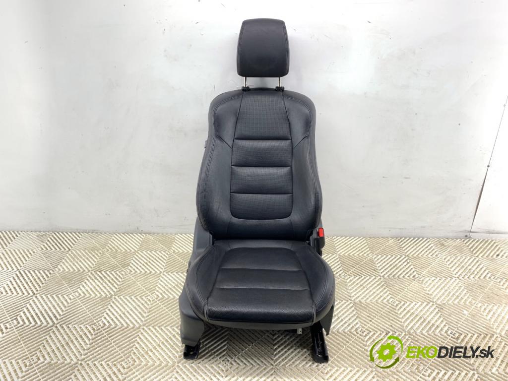 MAZDA CX-5 (KE, GH) 2011 - 2017    2.2 D (KE2FW) 129 kW [175 KM] olej napędowy 2012 - 2017  Sedadlo pravy predný 