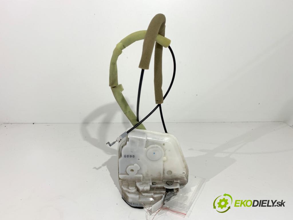 MAZDA 2 (DE_, DH_) 2007 - 2015    1.3 (DE3FS) 63 kW [86 KM] benzyna 2007 - 2015  zámok dveře pravý přední část 7618