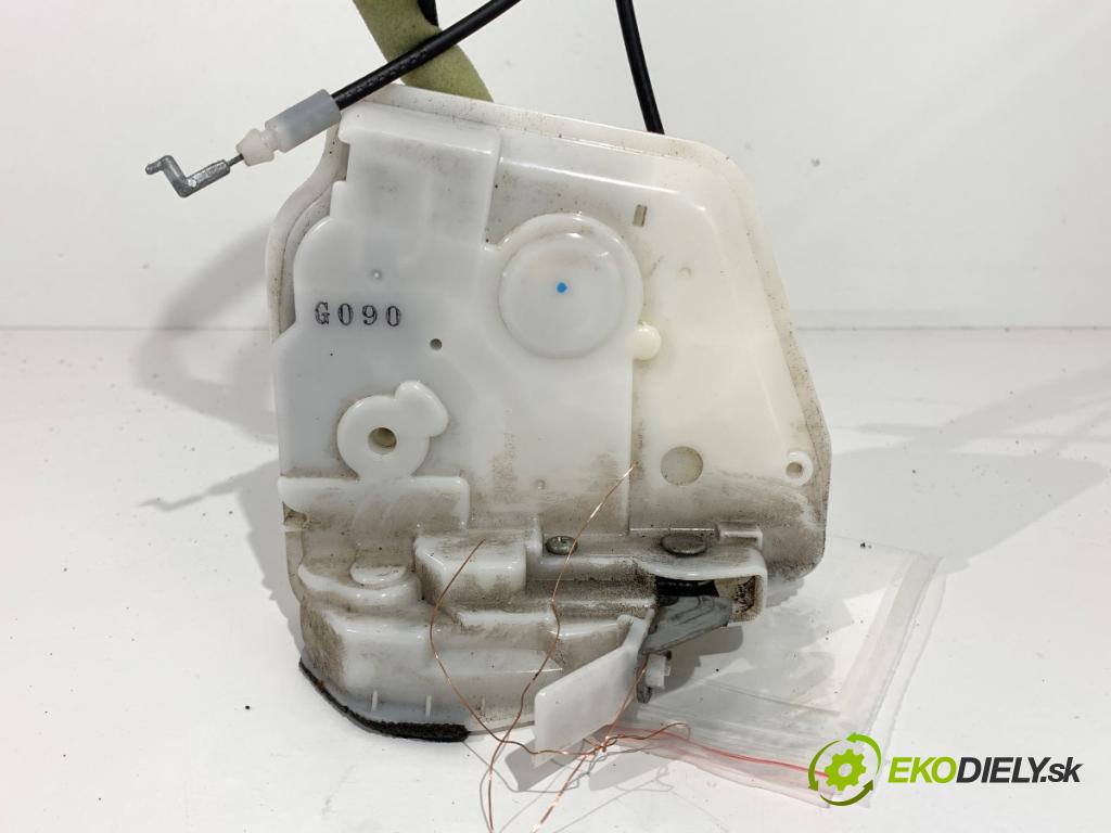 MAZDA 2 (DE_, DH_) 2007 - 2015    1.3 (DE3FS) 63 kW [86 KM] benzyna 2007 - 2015  zámok dveře pravý přední část 7618
