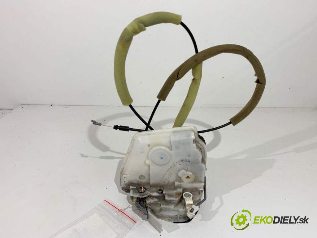 MAZDA 2 (DE_, DH_) 2007 - 2015    1.3 (DE3FS) 63 kW [86 KM] benzyna 2007 - 2015  zámok dveře levý přední část 