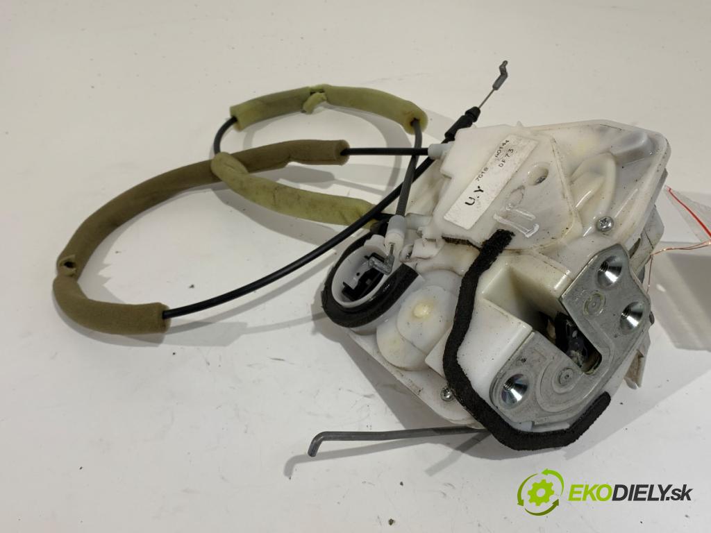MAZDA 2 (DE_, DH_) 2007 - 2015    1.3 (DE3FS) 63 kW [86 KM] benzyna 2007 - 2015  zámok dveře levý přední část