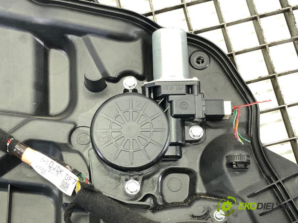 MAZDA 2 (DE_, DH_) 2007 - 2015    1.3 (DE3FS) 63 kW [86 KM] benzyna 2007 - 2015  mechanismus okna levý přední část 7072032