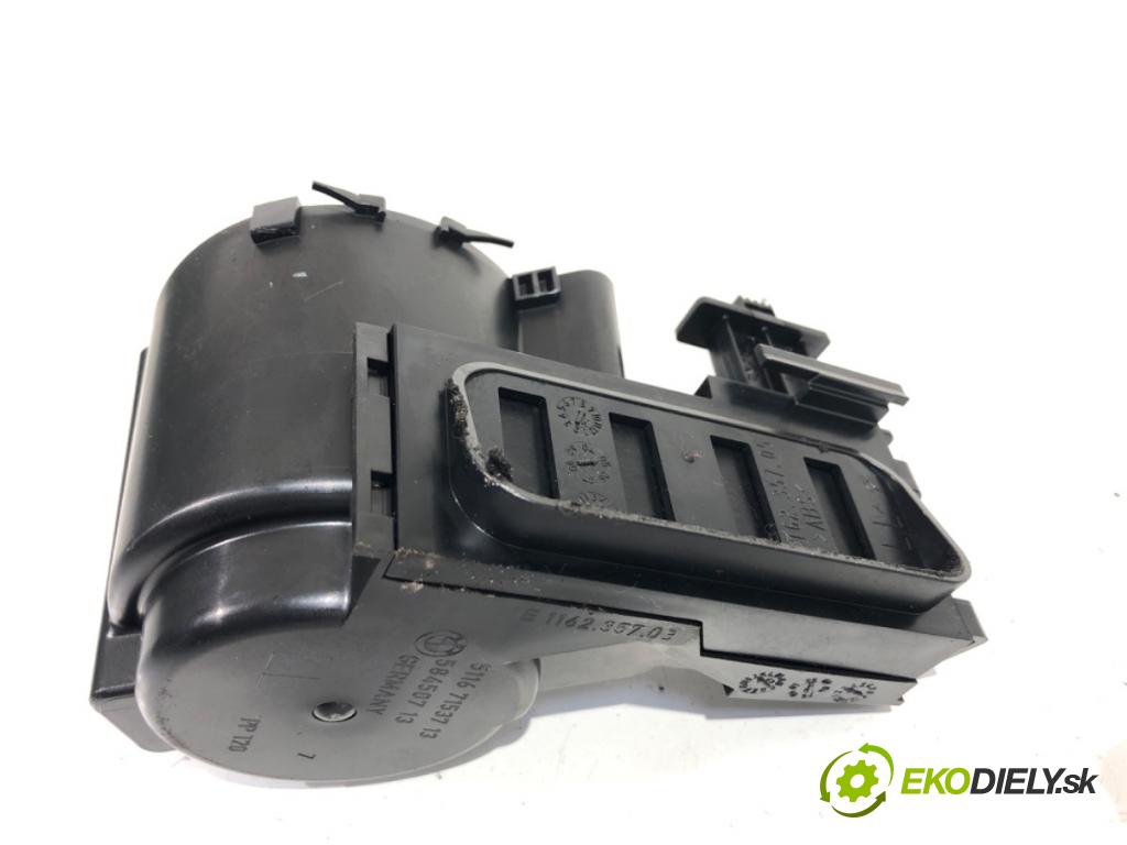 BMW 3 (E90) 2004 - 2012    320 i 110 kW [150 KM] benzyna 2004 - 2007  Držiak na nápoje 7153713 (Úchyt, držiak na nápoje)