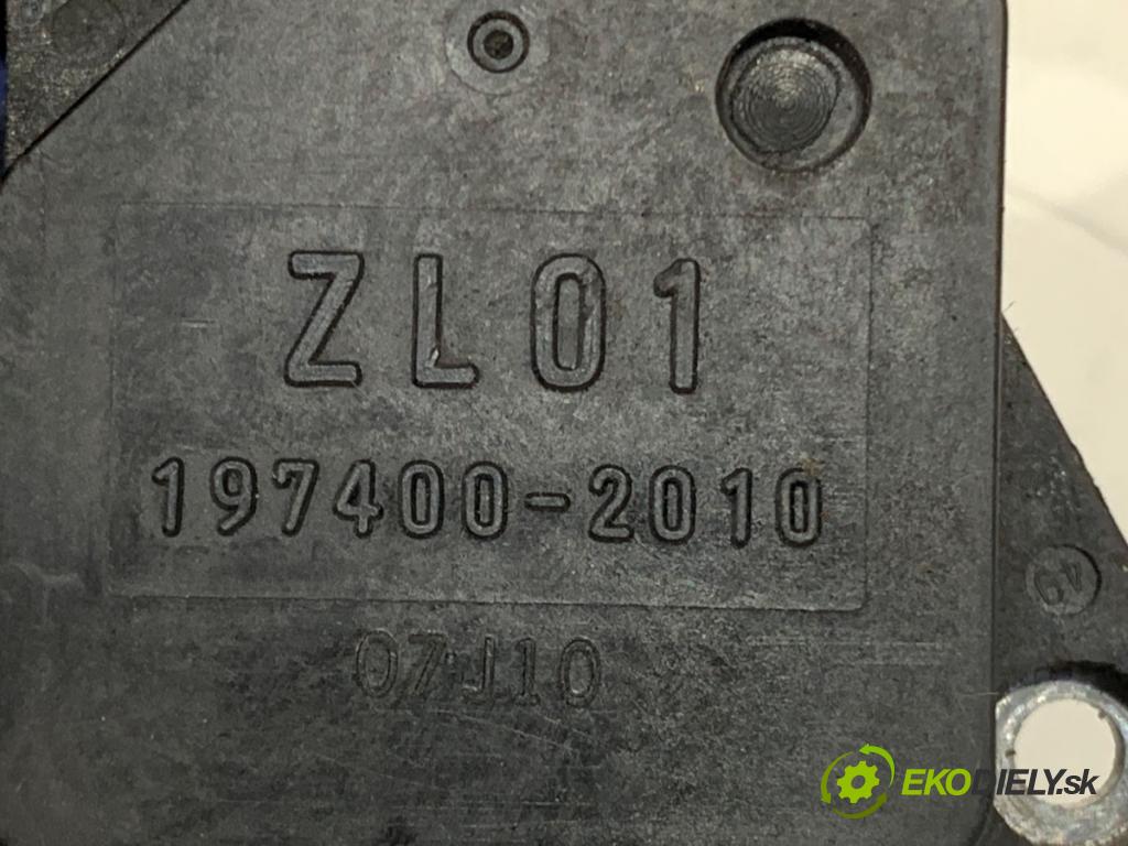 MAZDA 2 (DE_, DH_) 2007 - 2015    1.3 (DE3FS) 63 kW [86 KM] benzyna 2007 - 2015  Váha vzduchu 197400-2010 (Váha vzduchu)