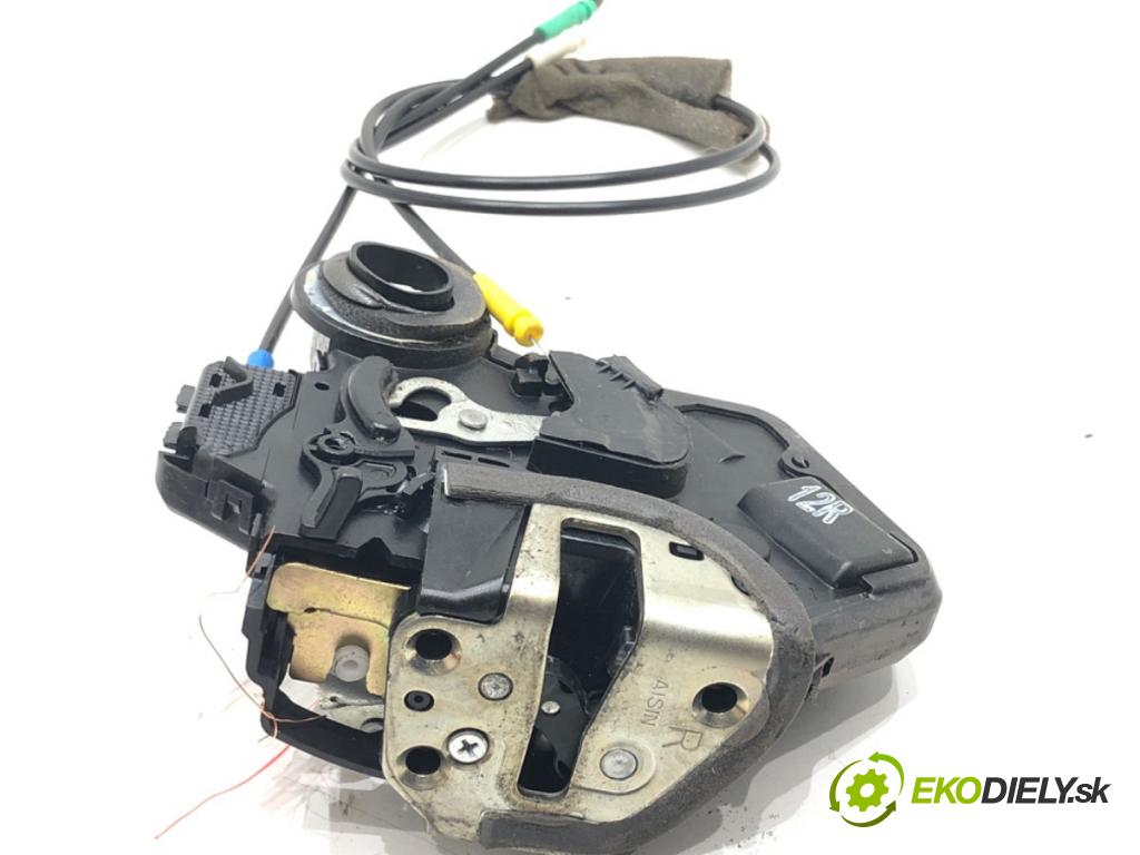 TOYOTA COROLLA Verso (ZER_, ZZE12_, R1_) 2004 - 2009    2.2 D-4D (AUR10_) 100 kW [136 KM] olej napędowy 2005 - 2009  zámok dveře pravý zadní část 