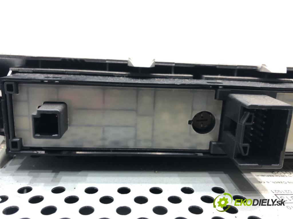 TOYOTA COROLLA Verso (ZER_, ZZE12_, R1_) 2004 - 2009    2.2 D-4D (AUR10_) 100 kW [136 KM] olej napędowy 2005 - 2009  RADIO 86120-0F010 (Audio zariadenie)