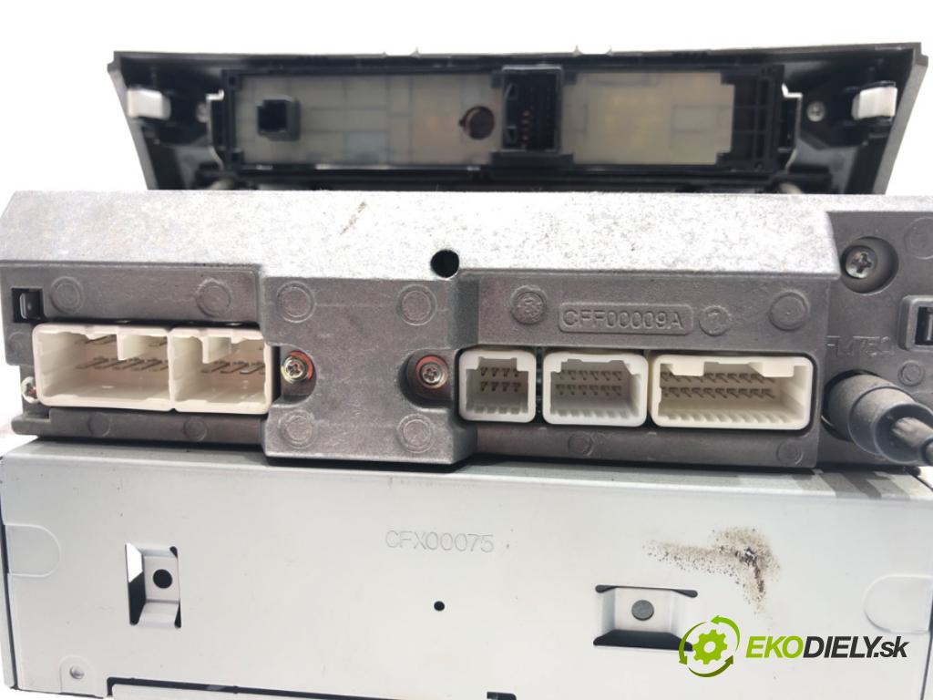 TOYOTA COROLLA Verso (ZER_, ZZE12_, R1_) 2004 - 2009    2.2 D-4D (AUR10_) 100 kW [136 KM] olej napędowy 2005 - 2009  RADIO 86120-0F010 (Audio zariadenie)