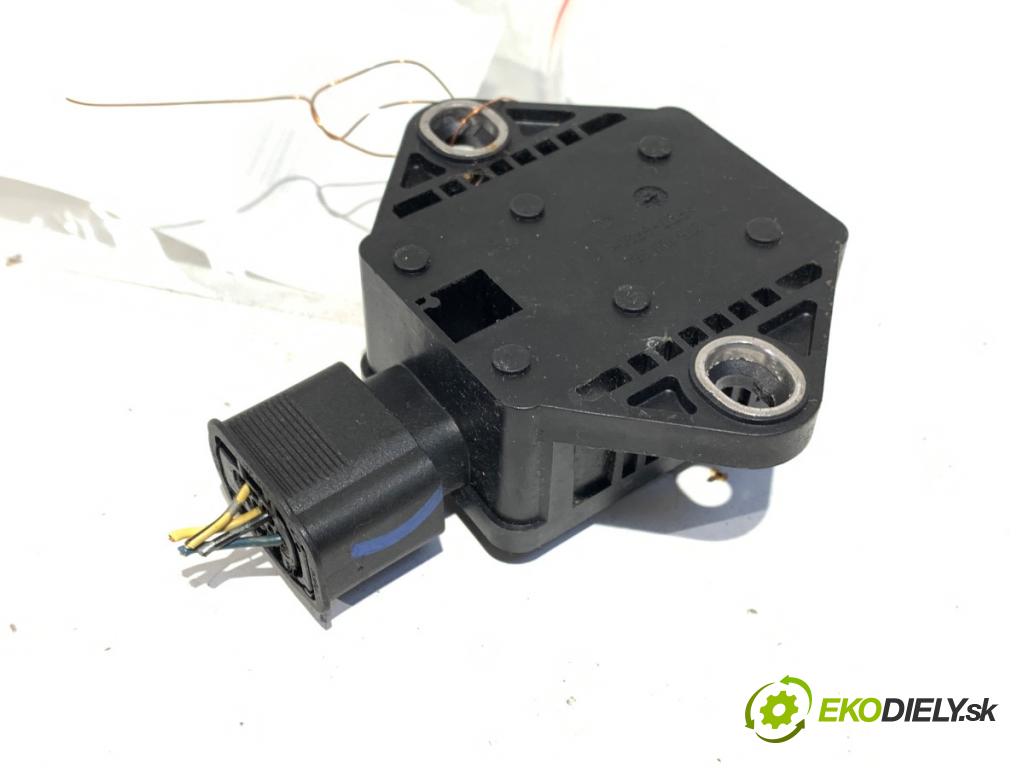 TOYOTA COROLLA Verso (ZER_, ZZE12_, R1_) 2004 - 2009    2.2 D-4D (AUR10_) 100 kW [136 KM] olej napędowy 2005 - 2009  snímač ESP 89183-02020