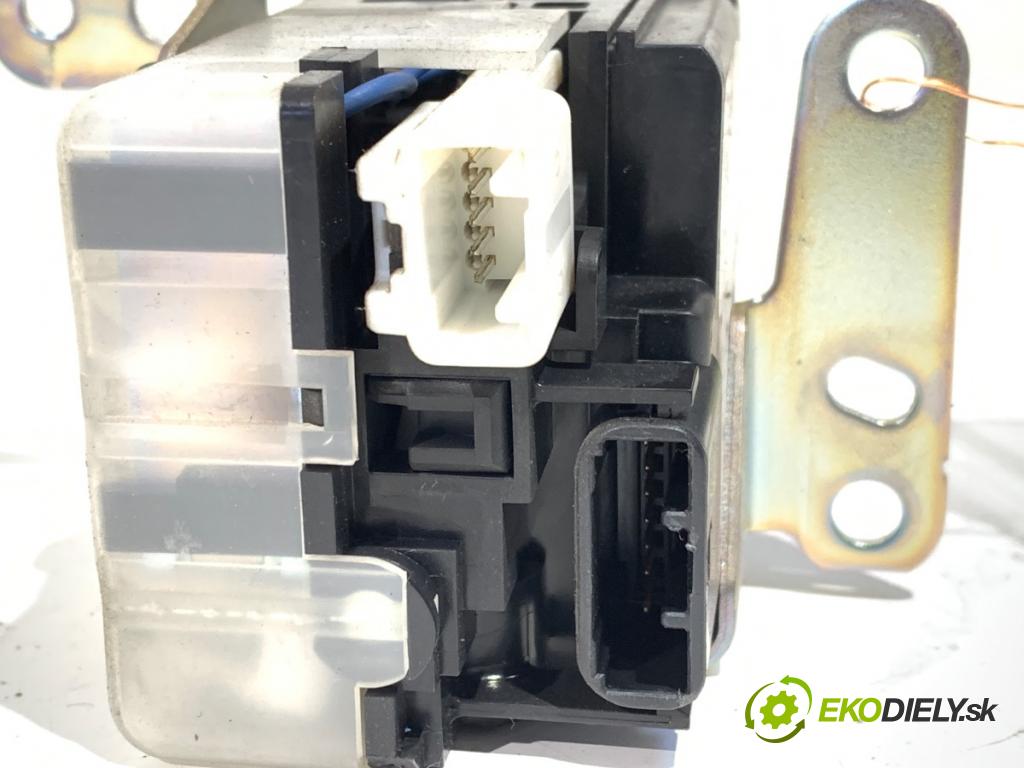 TOYOTA COROLLA Verso (ZER_, ZZE12_, R1_) 2004 - 2009    2.2 D-4D (AUR10_) 100 kW [136 KM] olej napędowy 2005 - 2009  spinačka  (Spínacia skrinka)